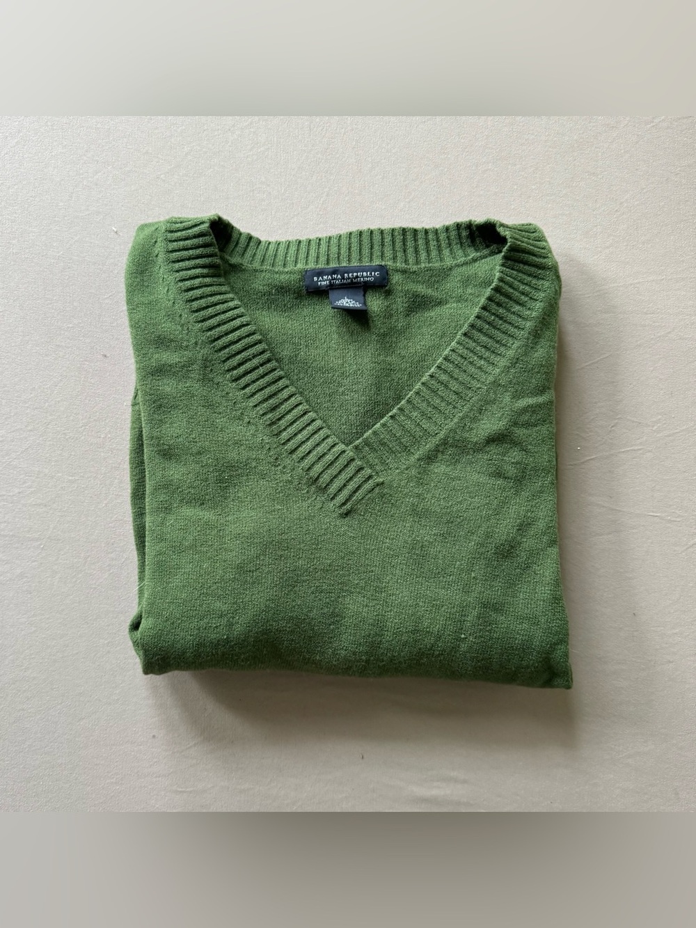 Vintage Banana Republic Wool Blend V-neck sweater